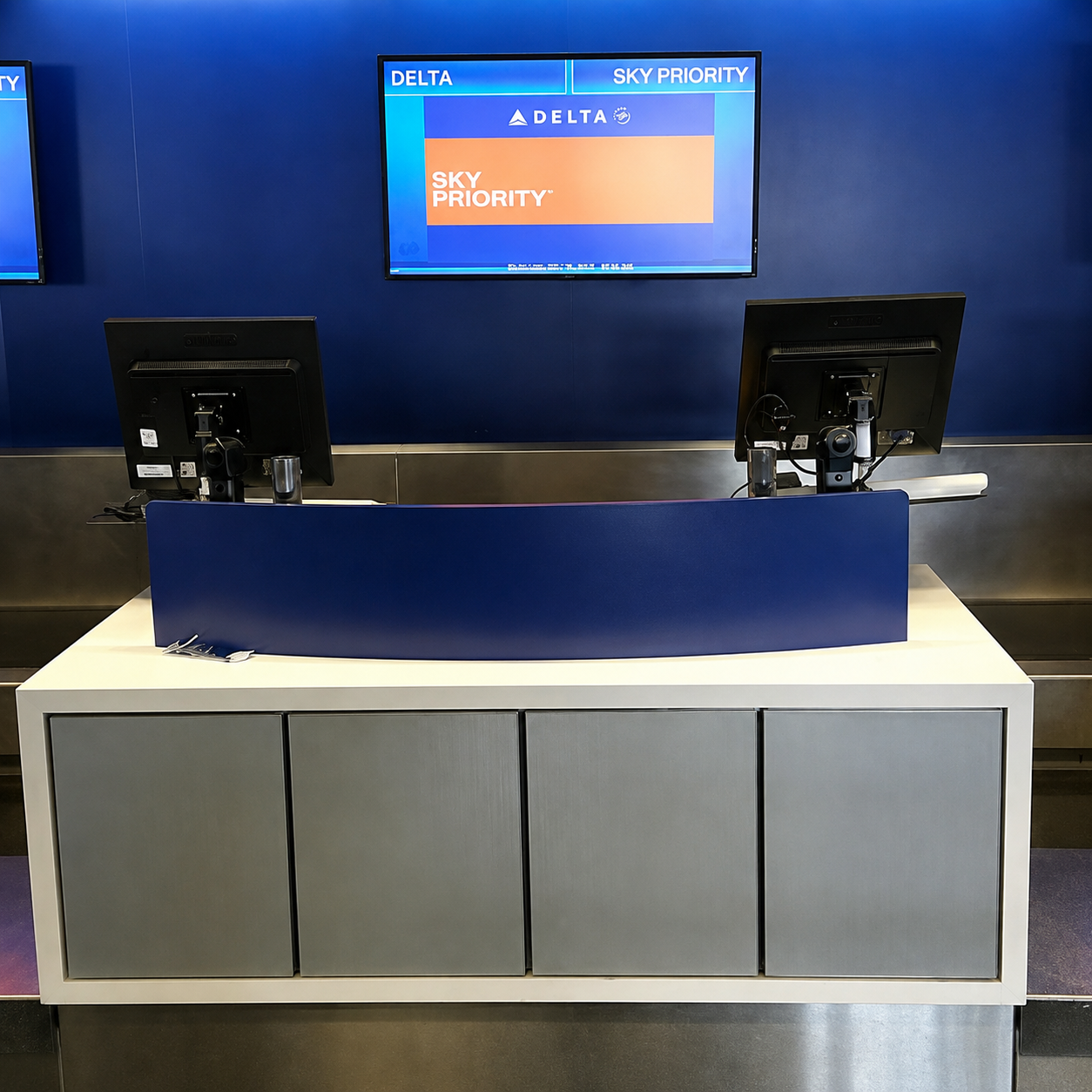 LAX Terminal 2 airport counter detail